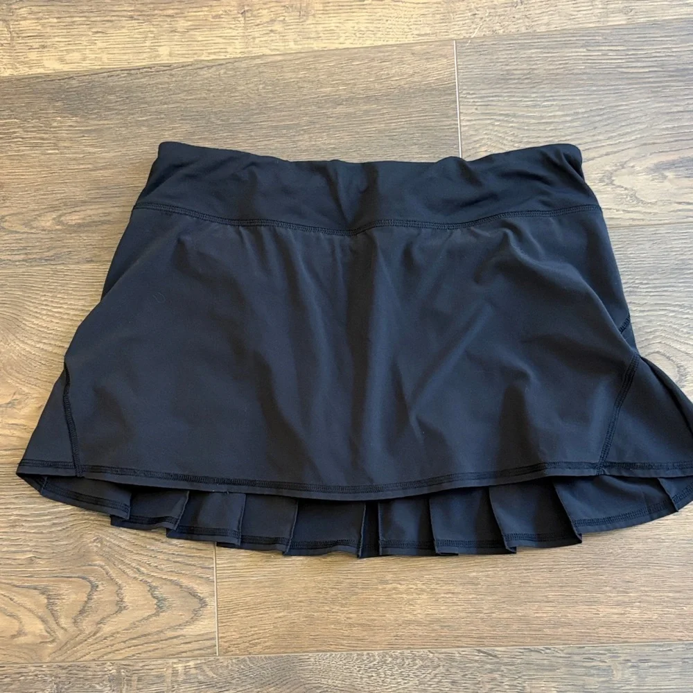 Lululemon Women's Black Athletic Skort with Pleated Hem - Picture 1 of 2